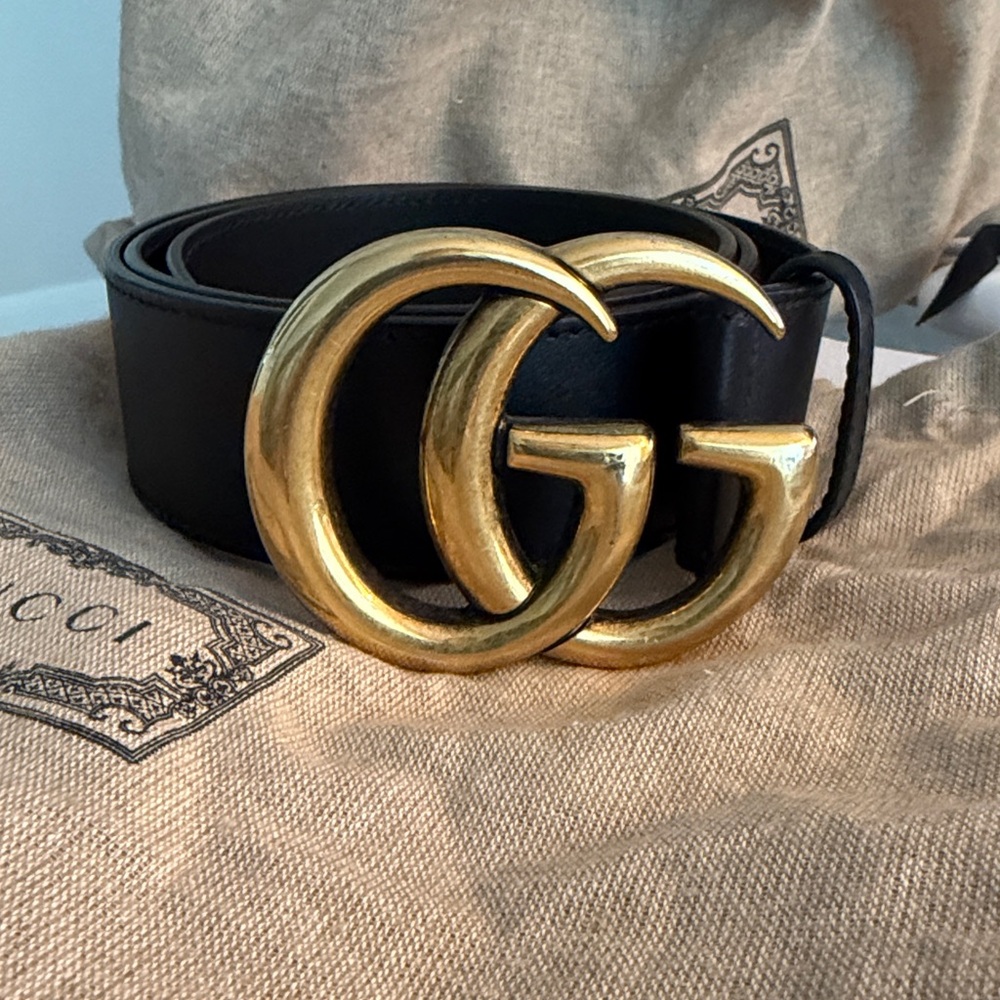 Gucci GG Marmont Belt Leather Wide 85-34 Black With Gold GG Buckle.